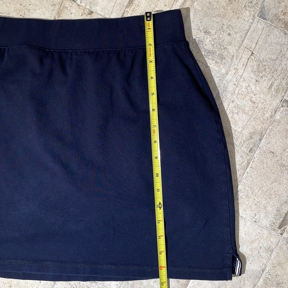 T by Talbots, navy stretch skort with 2 zip pockets. size Medium petite - Picture 11 of 11